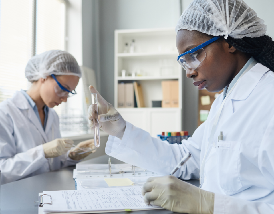 Medical lab technologist working in laboratory representing allied health contractor jobs Canada