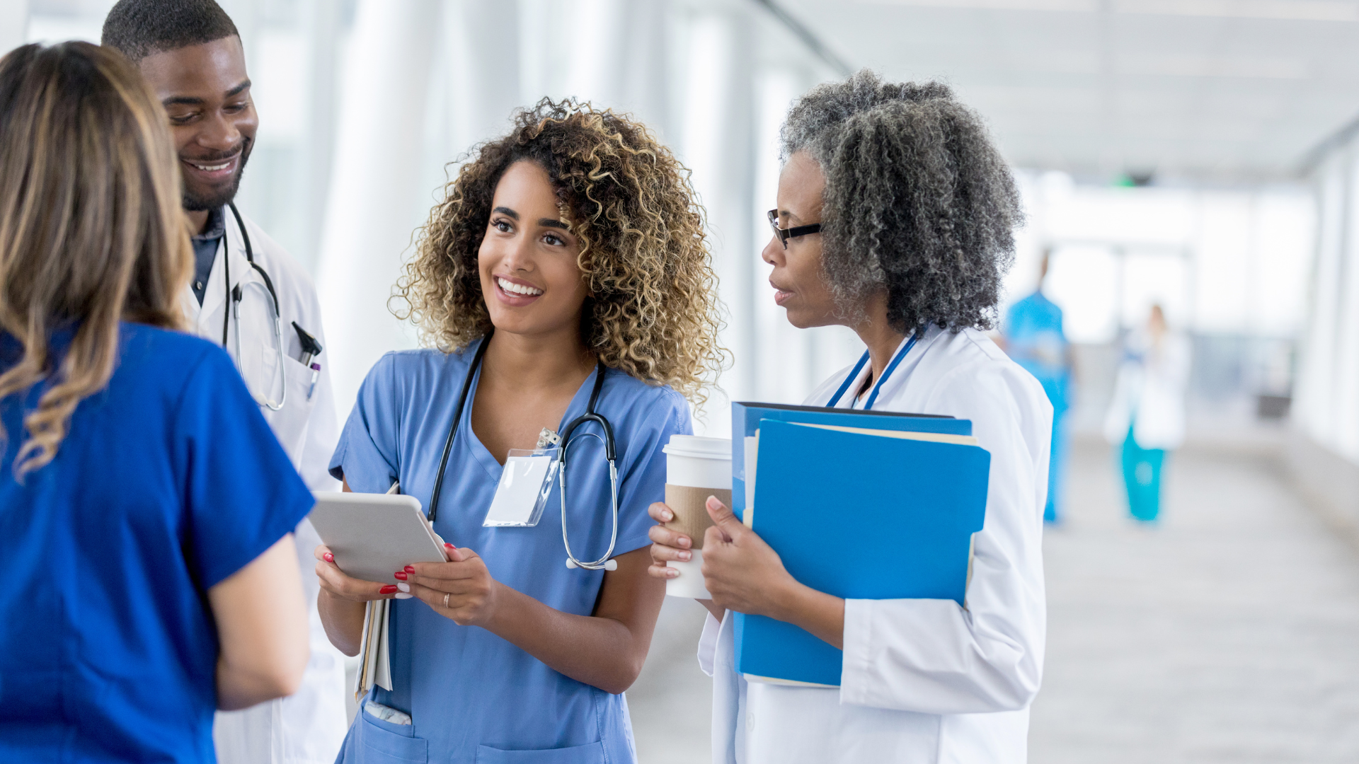 Healthcare workers working with a healthcare agency like Magnus HRS.